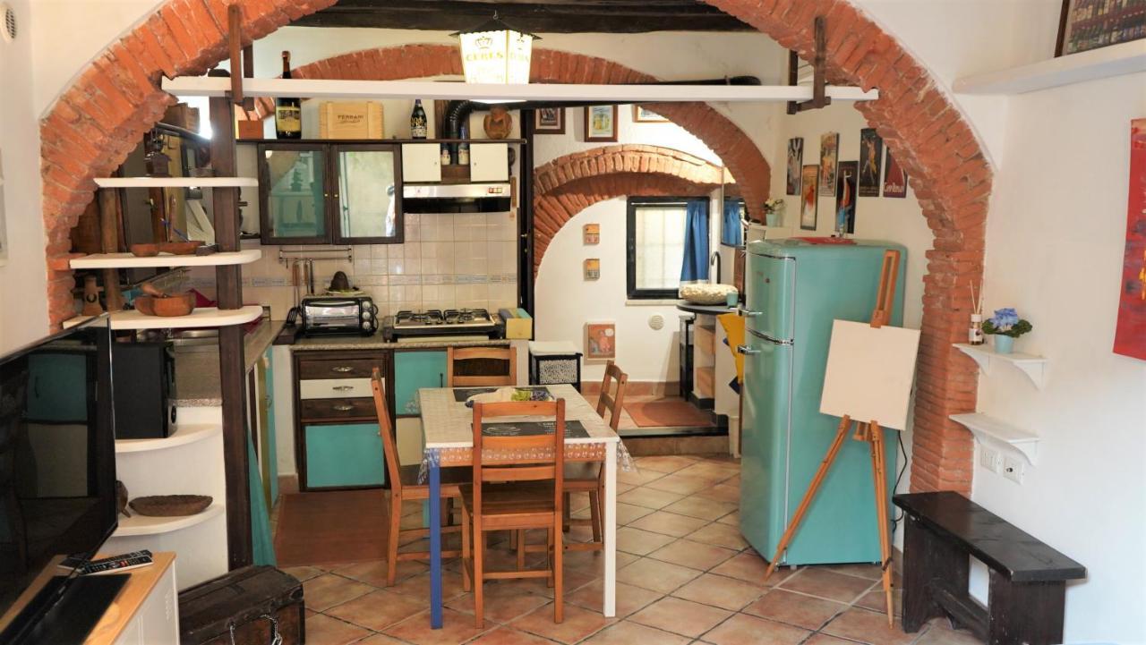 La Taverna Di Gianni Near The Beach Italy Riviera Savona Exteriör bild