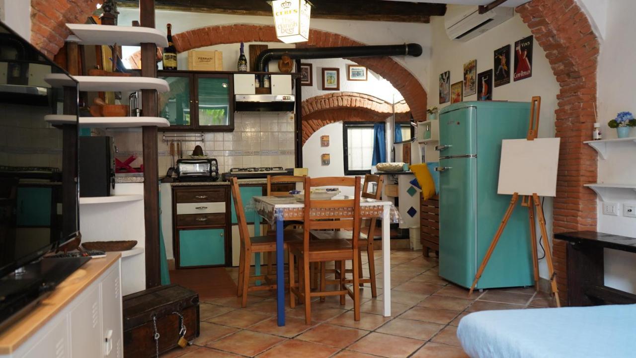 La Taverna Di Gianni Near The Beach Italy Riviera Savona Exteriör bild